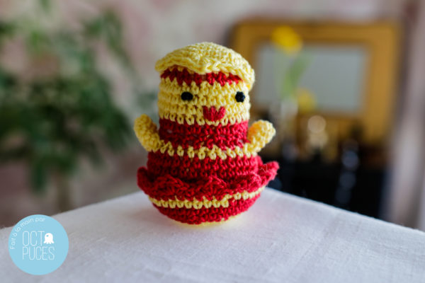 Poussin et sa coquille, en coton, au crochet